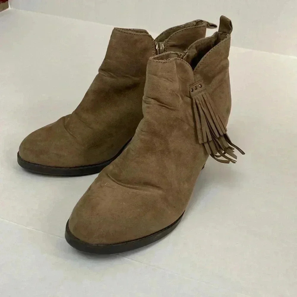 Bongo faux suede fringe boots Sz 7
